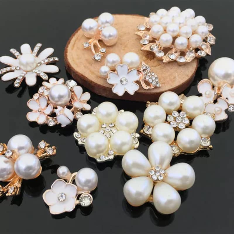 Crystal pear button